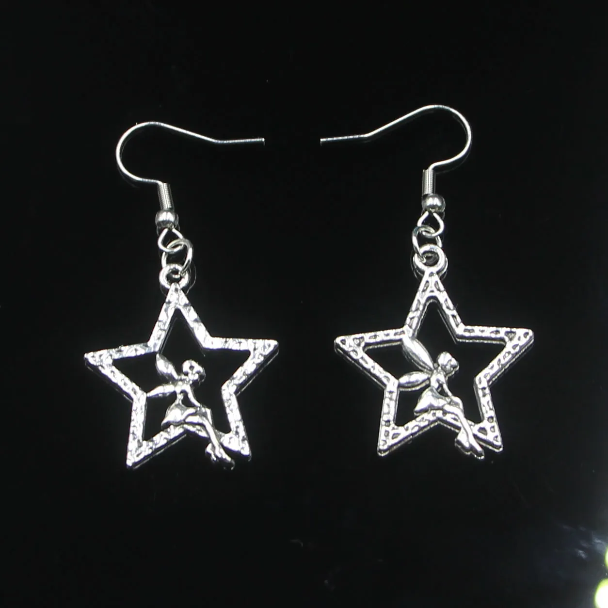 Ny modehandgjorda 30*24mm Angel Star Earrings Rostfritt stål öronkrok Retro Små objekt smycken enkel design för kvinnliga tjejgåvor