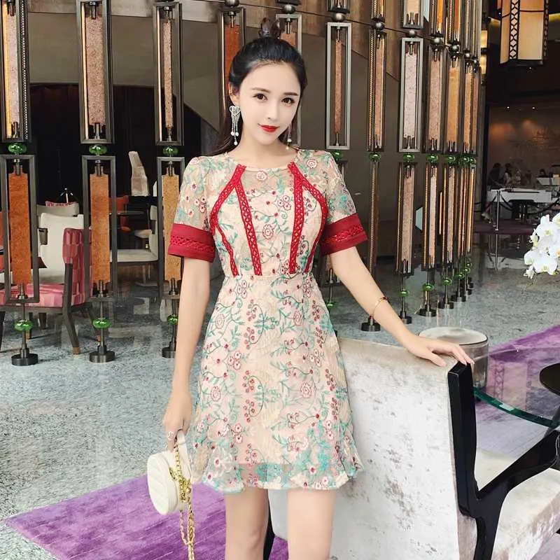 Summer High Quality Runway Designer Mesh Lace Dresses Women's Short Sleeve Vintage Flower Embroidery Party Dress Vestidos 210529