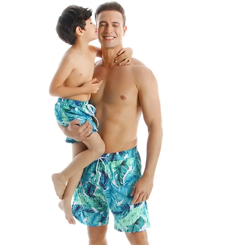 Zomer jongens kleding badpak vader zoon familie matching outfits strand kinderen shorts 210417