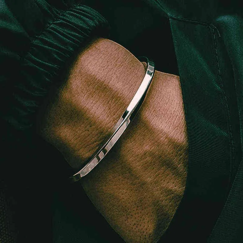 Hommes torsadés c bracelet avec petit poignet MOBIUS bracelet antique argent Couleur d'argent Cuff en acier inoxydable bijoux unisexe