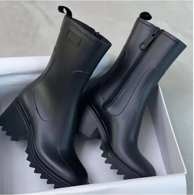 Luxurys Designers Women Rain Boots England Style Waterproof Welly Rubber Water Rains Shoes Ankle Boot Booties