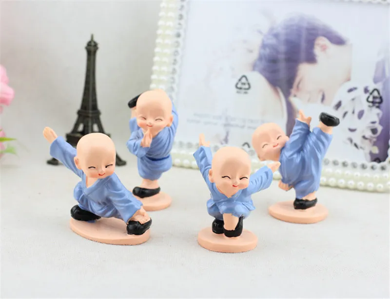 figurines (2)
