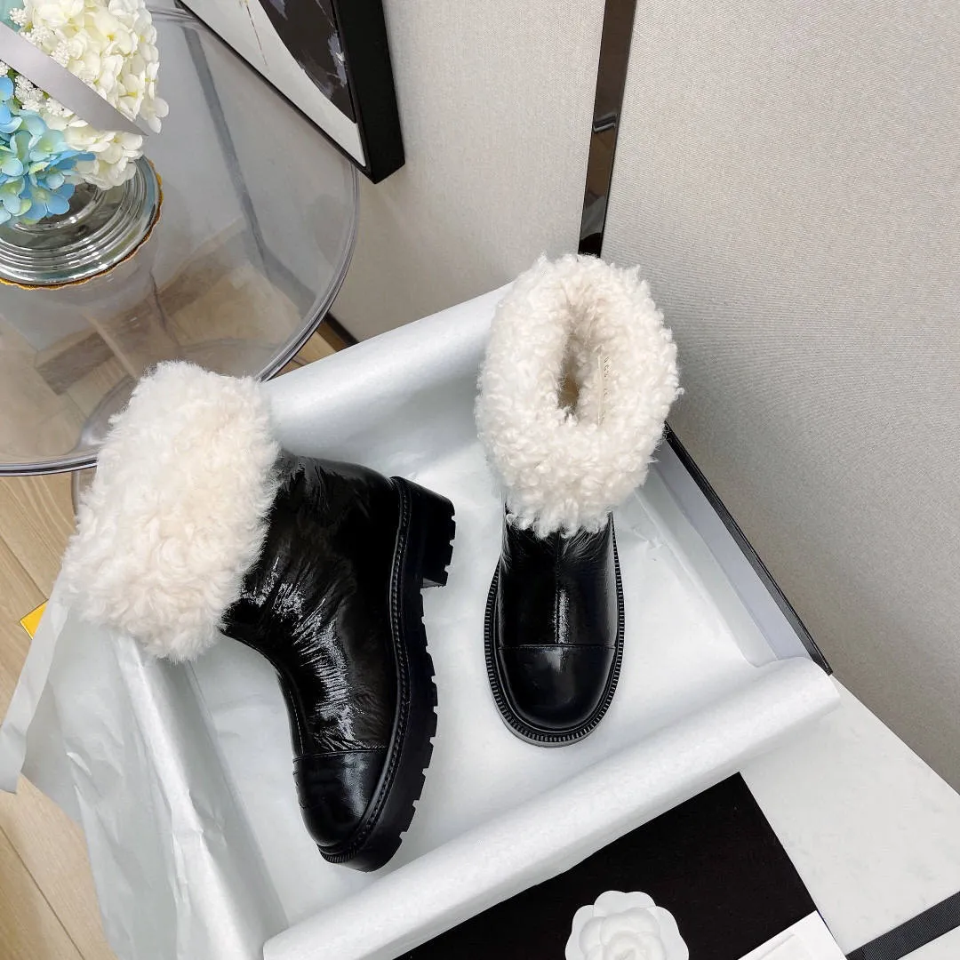 2021 top quality new Sheepskin wool all-in-one snow boots ladies short slip-on flat Martin boots