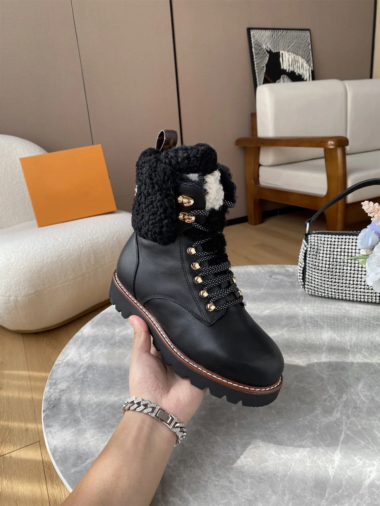 new arrived woman winter short plush martin boots femal flat wave heel casual short shoes size 35-41