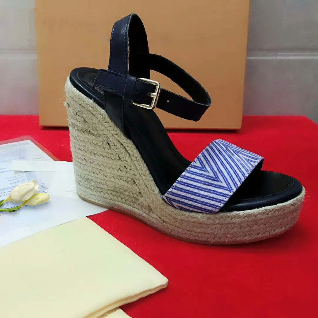 T126b Ultimi sandali in vera pelle di alta qualità Pantofole da donna con design in corda di canapa scarpe con tacco alto infradito Nuove zeppe per le vacanze estive