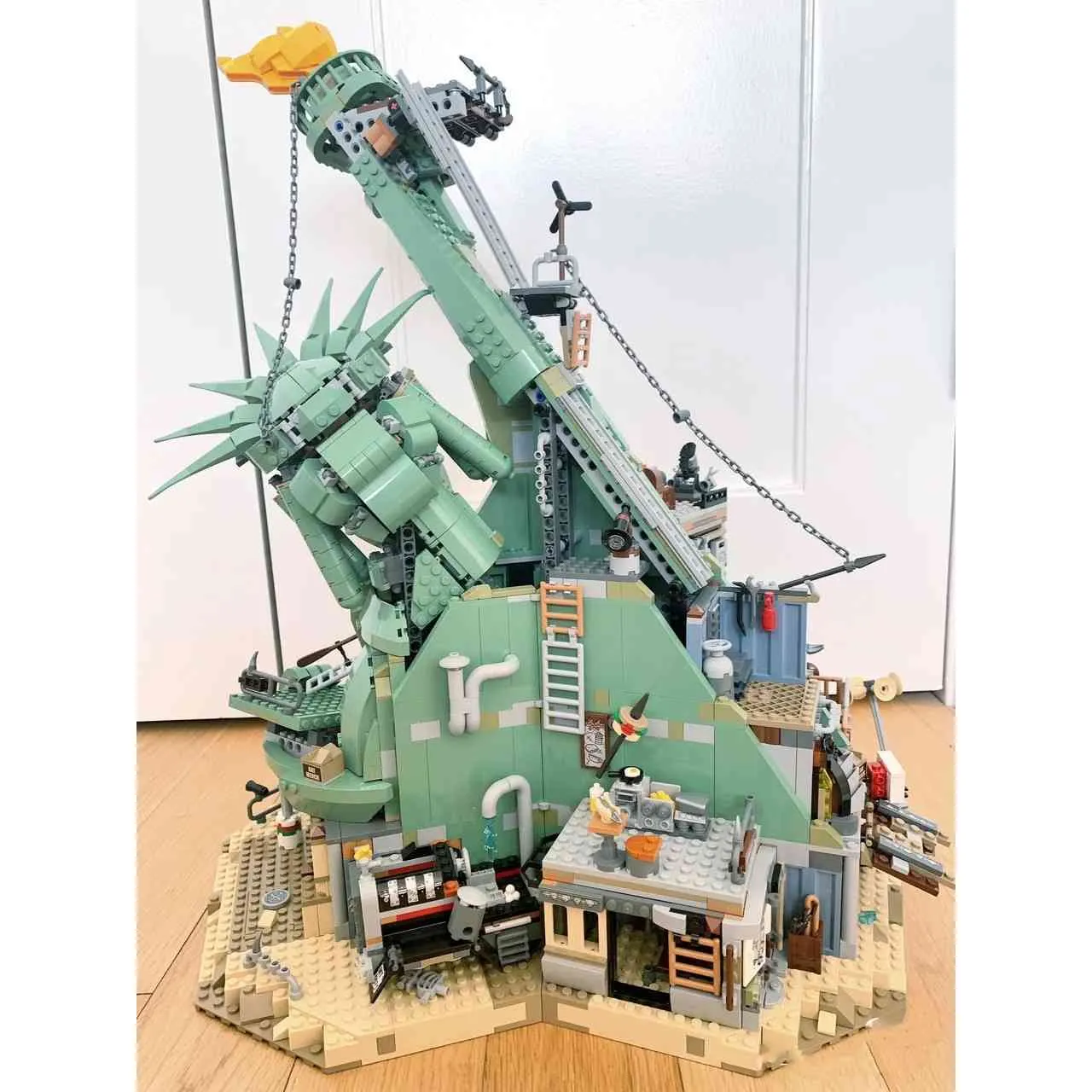 Welcome to hotsell apocalypseburg 70840