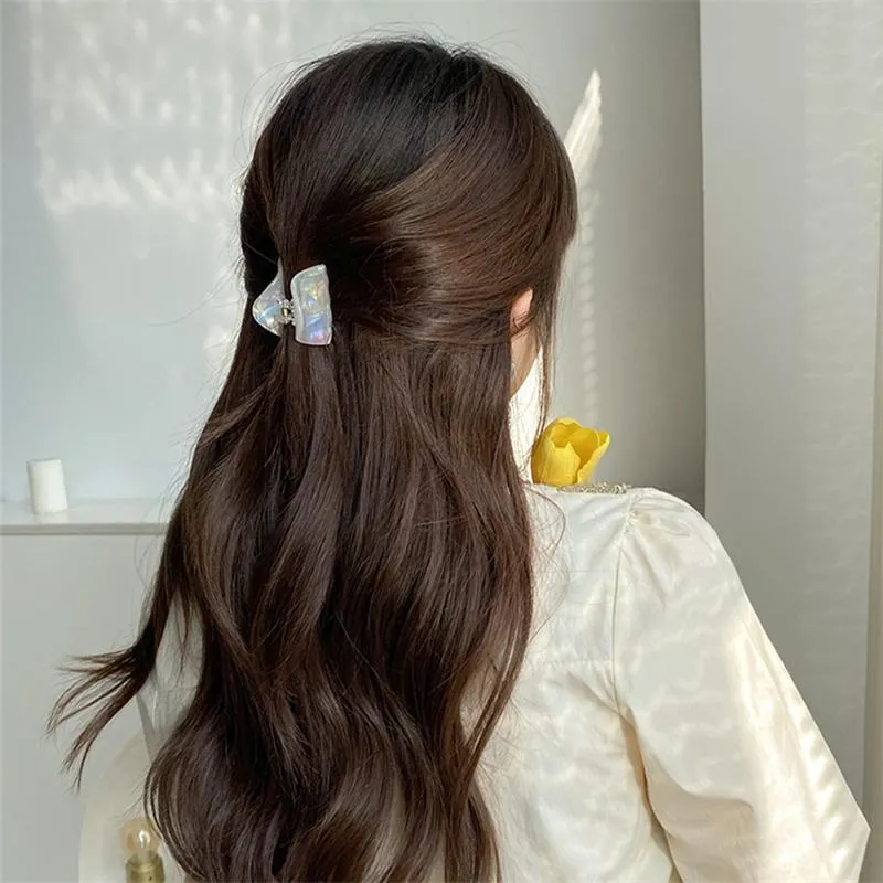 Summer Romantic White Acrylic Geometric Hair Claw Bohemian Smooth Oregelbundet Hollow Head Clip for Women Wedding Jewelry Clips Bar304J