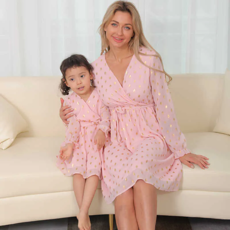 Sequin Family Baltic Born Dresses Set for Autumn - Long Sleeve V-Neck Mother and Daughter Matching Clothes (210724) Sequin Family Baltic Born Dresses Set for Autumn - Long Sleeve V-Neck Mother and Daughter Matching Clothes (210724)