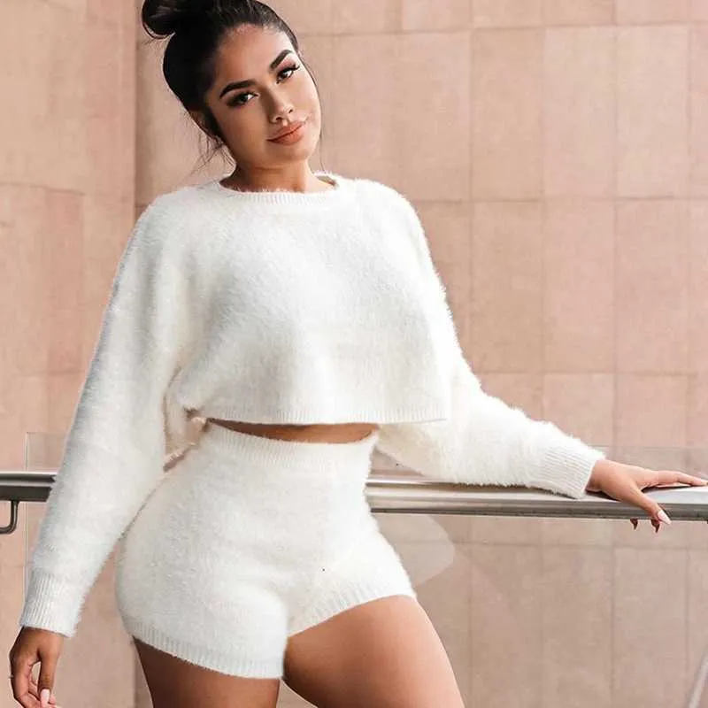 Shaggy Solid Färg Vit Kvinnor Två Piece Set Sexig Fur Sweater Batwing Sleeve Crop Top Shorts Set Outfits 2020 Vinterlounge bär Y0625