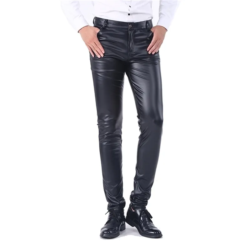 Idopy Men`s Business Slim Fit Five Pockets Stretty Comfy Black Solid Faux Leather Spodnie Dżinsy Spodnie dla mężczyzn 210715
