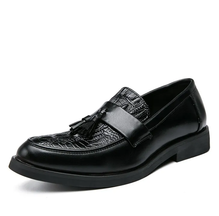 Stijl Vintage Casual Designer Mannen Schoenen Leer Hoge Kwaliteit Formele Jurk Loafers Business Wedding Tassel Brogue Luxurys Shoe