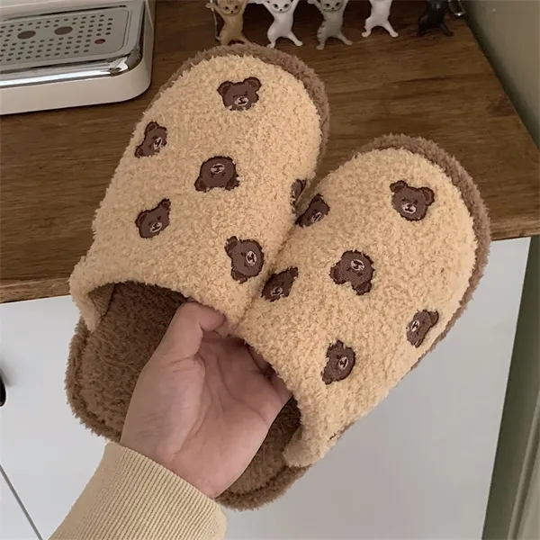 Winter schattige kleine beer patroon vrouwen fuzzy huis slippers indoor baotou bont dia's warme platte schoenen print zachte slaapkamer thuis schoenen Y1120