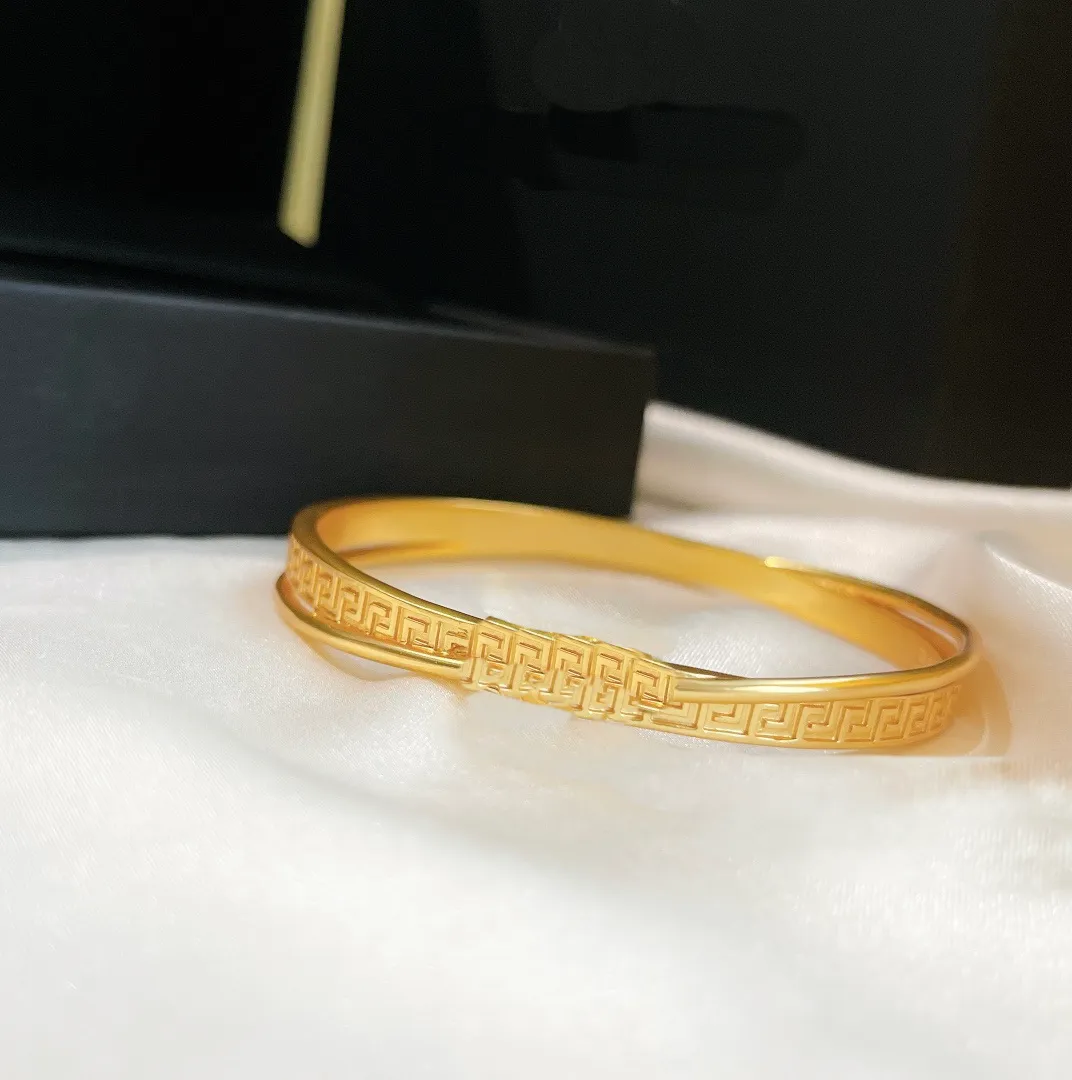 DITA 럭셔리 브랜드 Bangles AAAAA 디자이너 고품질 복고풍 복고풍 큰 팔찌 빈티지 18K 패션 공식 복제 황동 골드 도금 팔찌