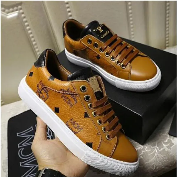 Scarpa hotsell calzino balenciaga