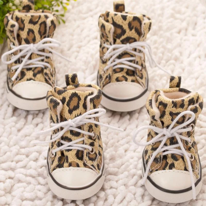 ملابس الكلاب 4pcs/مجموعة الأحذية أحذية الحيوانات الأليفة غير الرسمية قماشية Leopard Canvas مضادة للانزلاق دمية صغيرة متوسطة الكلاب الكبيرة أحذية رياضية أحذية رياضية