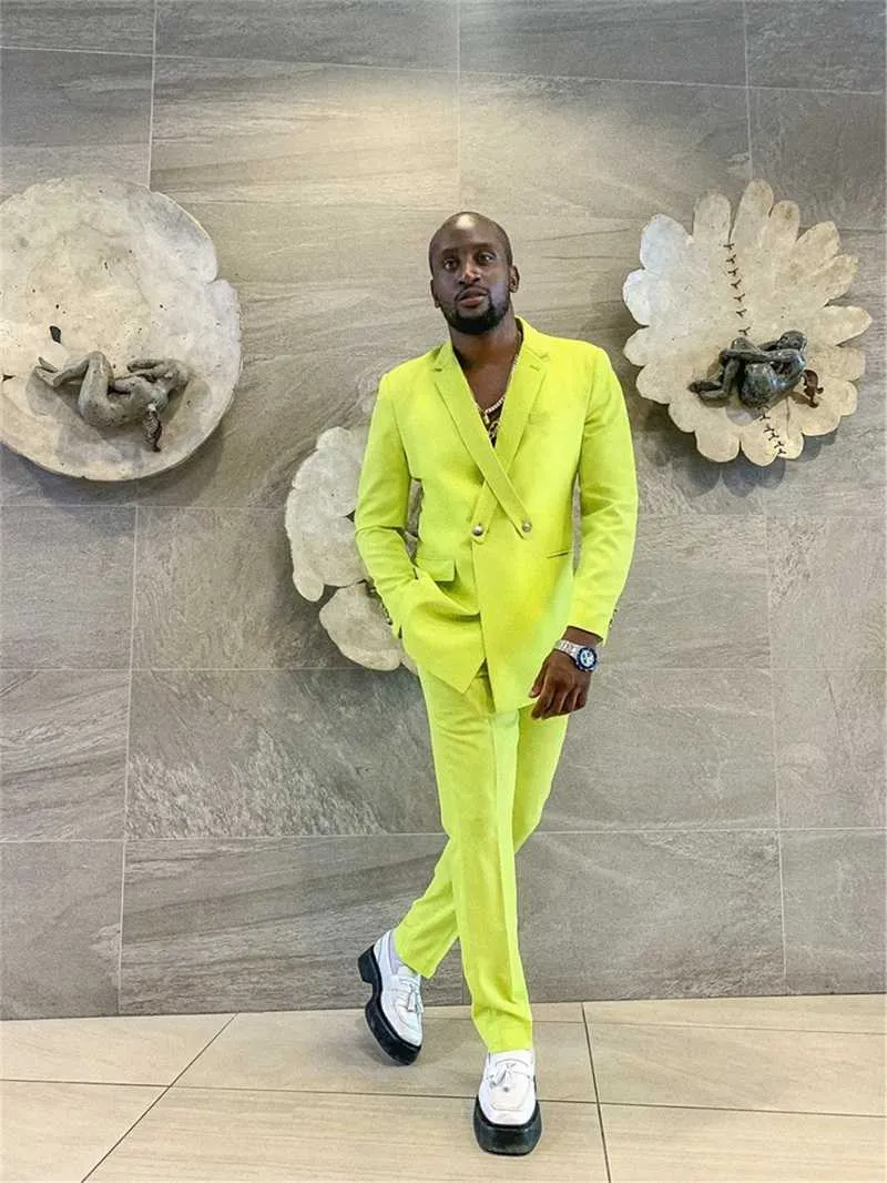 HT Style Awards 2019: Neon is in! Ranveer Singh keeps it sassy in this  popping yellow Dior suit