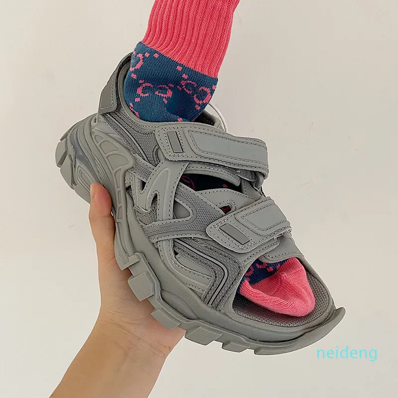 2021 estate Moda sandali Slides Foam Runner Designers Fibbia Scarpa da donna Hook Loop Piattaforma resistente all'usura femminile Adesivo s2021