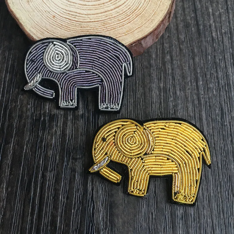Urocza Boja Broszka DIY Gold Grey Elephant Haft Haft ROZDZIAŁ Senior Indian Silk Clothing Animals