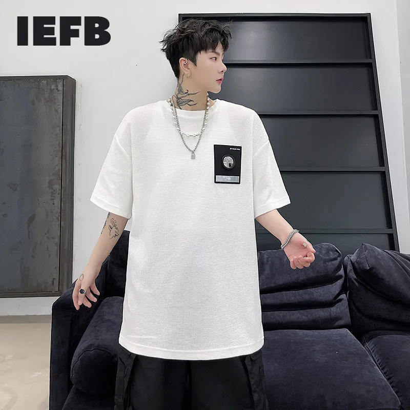 IEFB Yaz Yarım Kollu Niş Tasarım Erkekler Için Siyah Beyaz T-Shirts Nedensel Tee Tops Streetwear Moda Bezi 9Y7223 210524