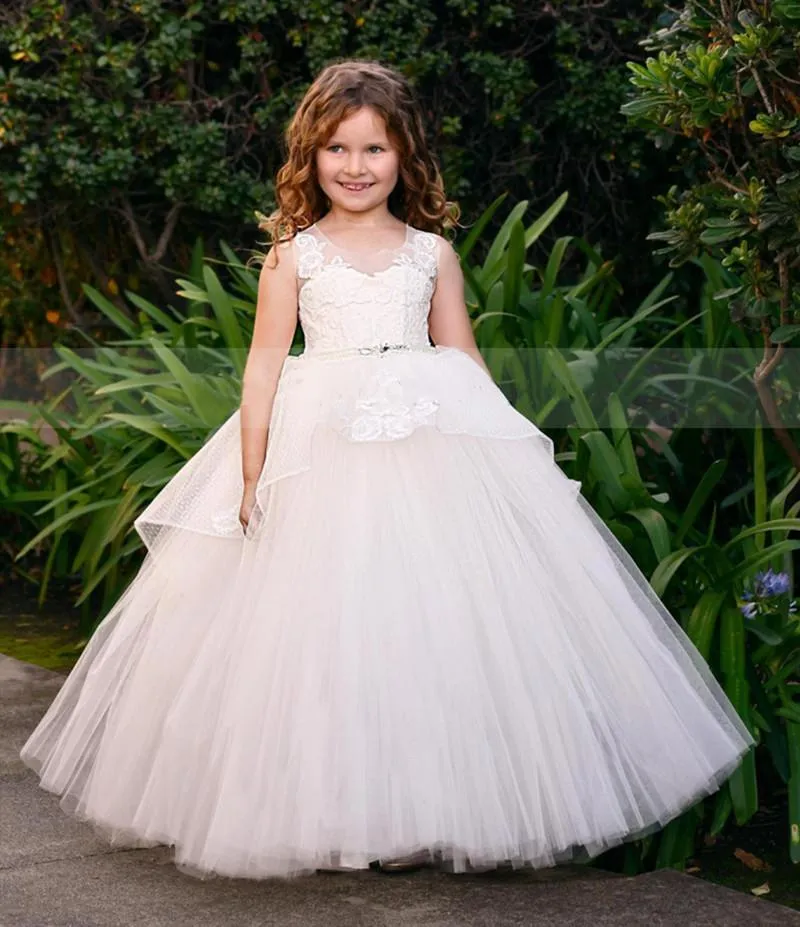 Tjejens klänningar Elfenben Lace Polka Dot Tulle Flower Girl Dress for Wedding O Neck Princess First Communion Kid Födelsedagklänning