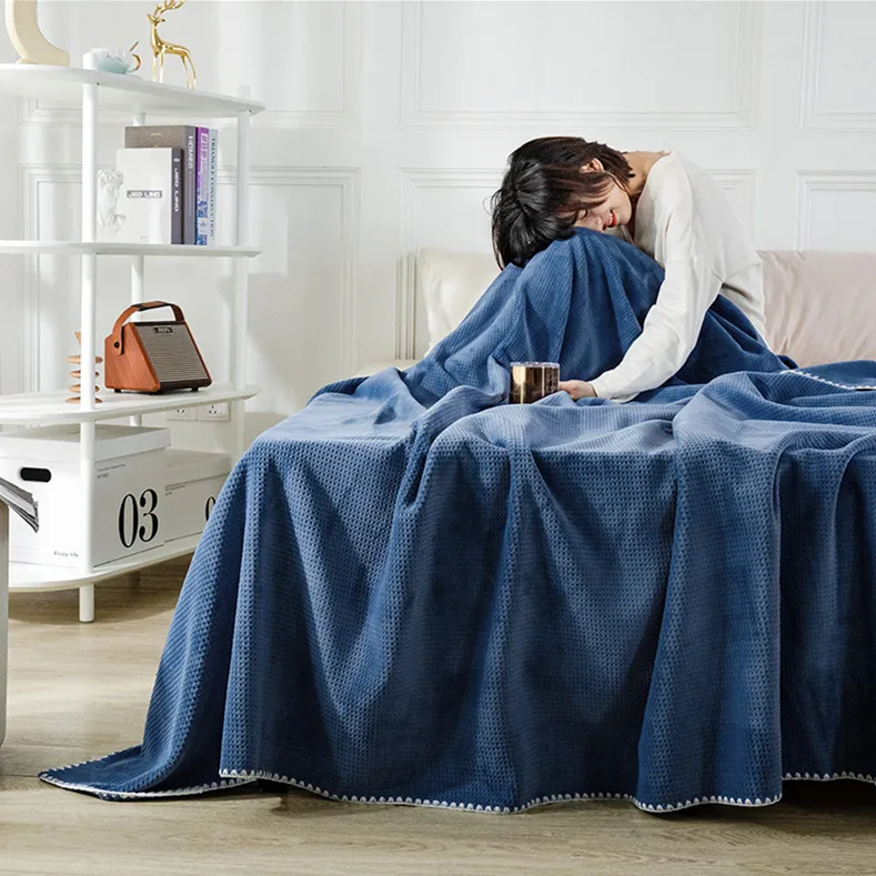 Couverture chaude de couleur unie, couverture en velours gaufré uni, châle Portable, couverture de canapé-lit, couvre-lit à carreaux