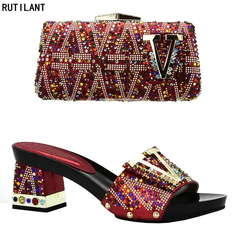 Senhoras Sapatos italianos e conjunto de bolsas decorados com shinestone mulheres vestidos de noiva nigerianos