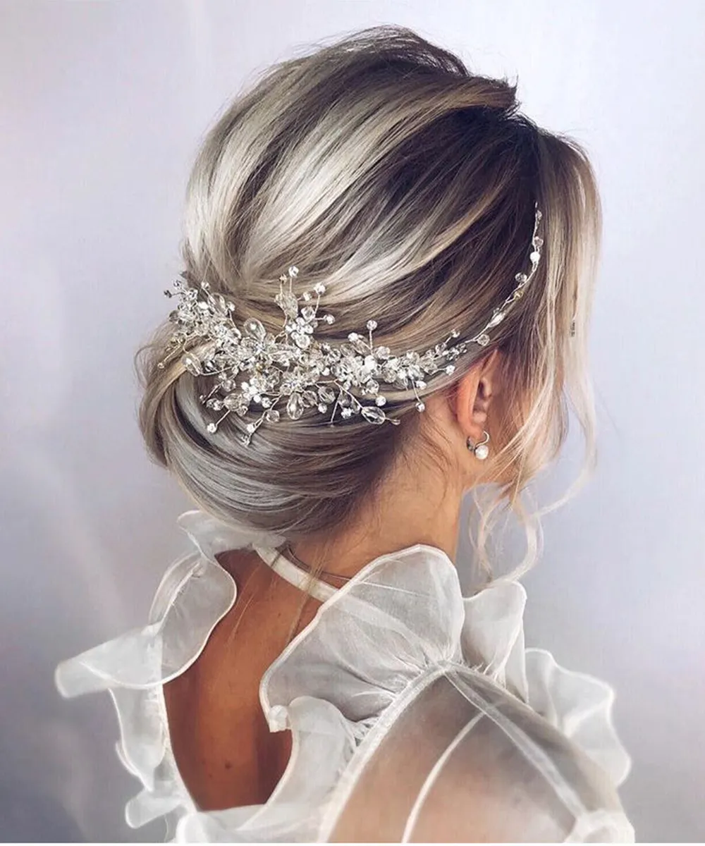 Crystal Hair Comb With Shiny Rhinestone Accents Elegant  display picture 3