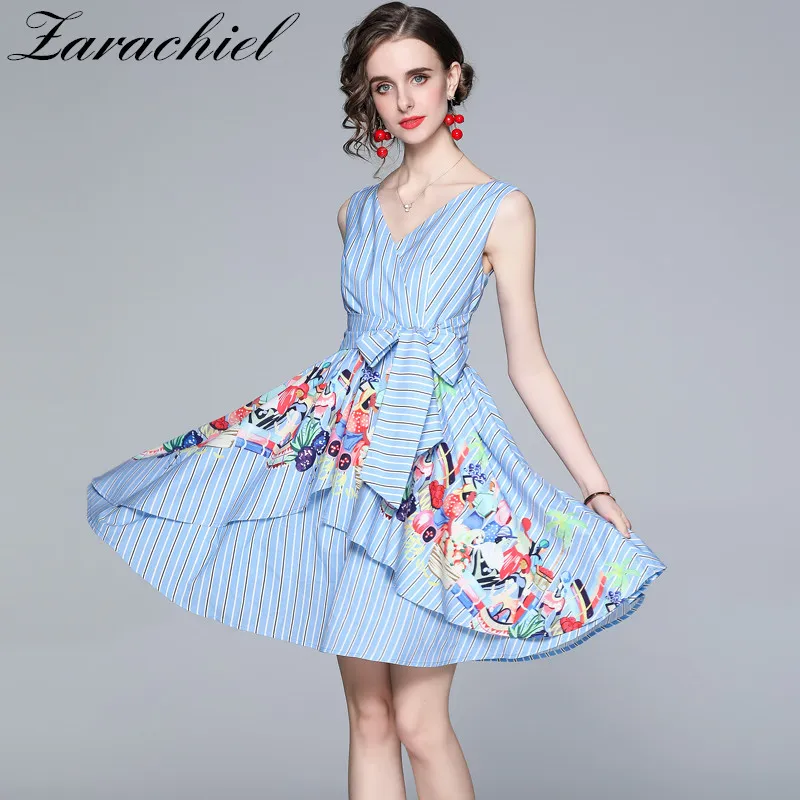 Summer Runway Designer Patchwork Increspature irregolari Abito da ballo con fiocco Abito da donna senza maniche con scollo a V Abito corto a righe blu 210416