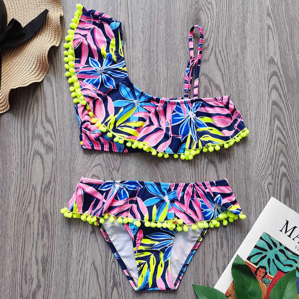 4-12 Anos Menina Swimsuit Kids Pom Ruffle Bikini Set Um Ombro S Banhing Terno Duas peças Swimwear infantil 2021