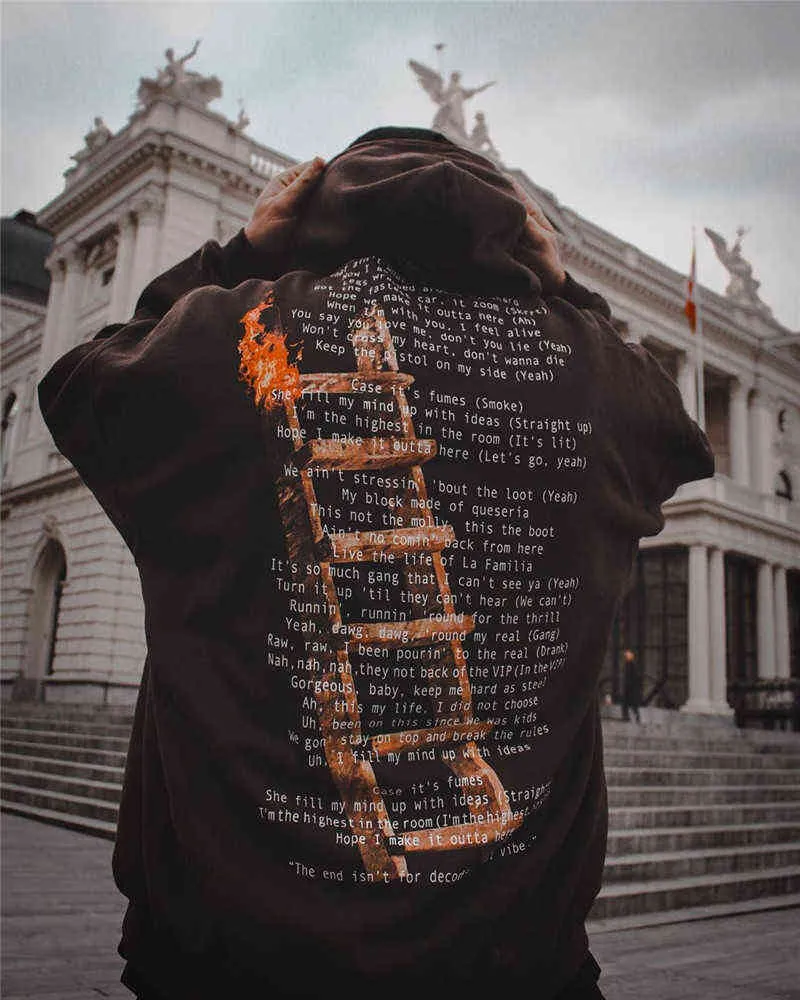 Version Korrekt av trendiga stege brev tryckta män och kvinnors plysch hoodie