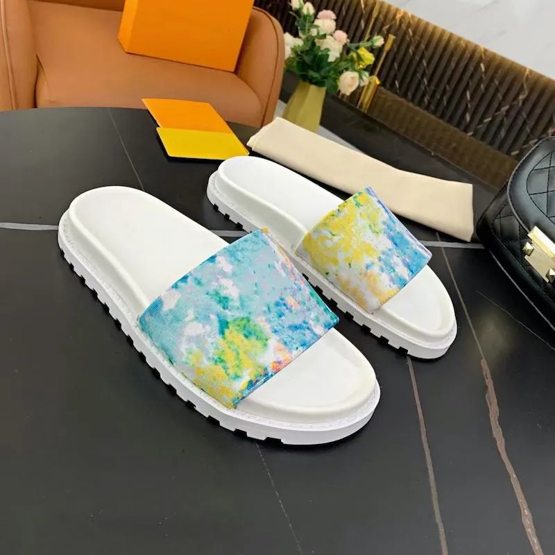 Women Waterfront Multicolor Slippers Rubber Outsole Slides Painting Flowers Designer Platform Sandal Colorful Summer Beath Shoes Flip Flop 284