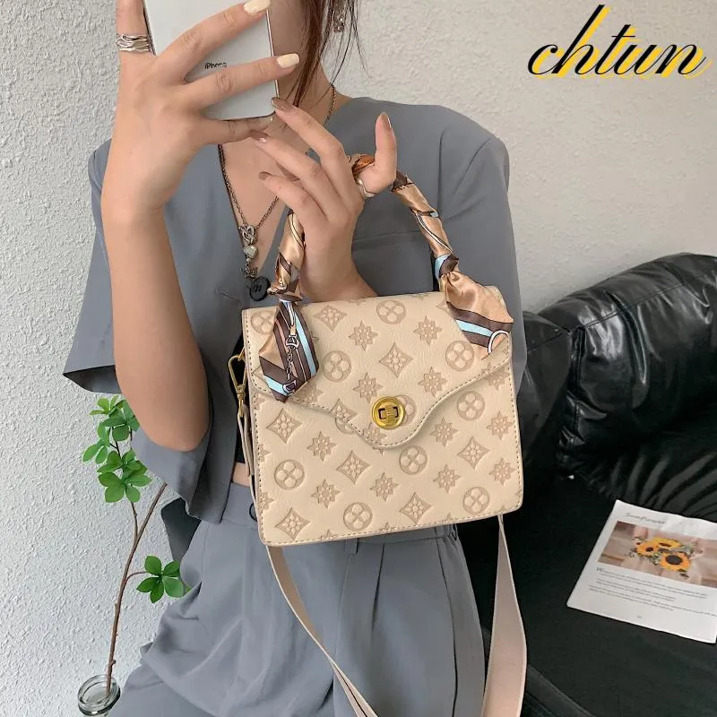 Luxury Vintage Primark Evening Bags With Top Handle And Crossbody Strap