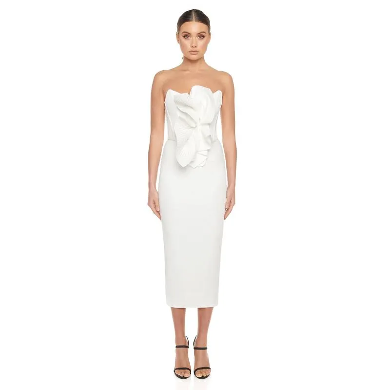 Robes décontractées Mode pour femmes sans manches hors épaule robe blanche noeud mi-mollet 2021 vêtements dames