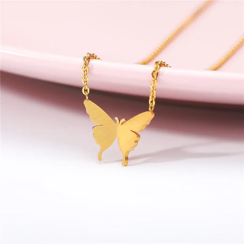 Pendentif Colliers 1PC 2021 Belle Gold Argent Couleur Collier Papillon pour femmes Simple Insect Long Party Love Cadeaux