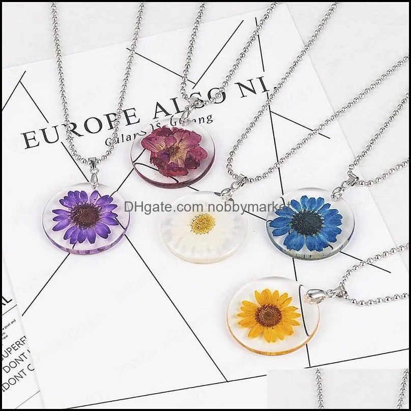 Natural Dried Flower Pendant Necklaces for Women Transparent Resin Real Dry Flower Round Necklaces Jewelry Gift