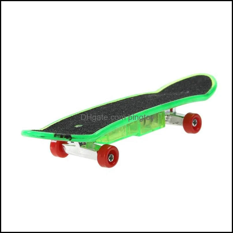 2pcs/set Mini Light Skateboard Toys Fingerboard Skateboard Tech Boy Kids Children Gifts Kid Toys Creative Toys