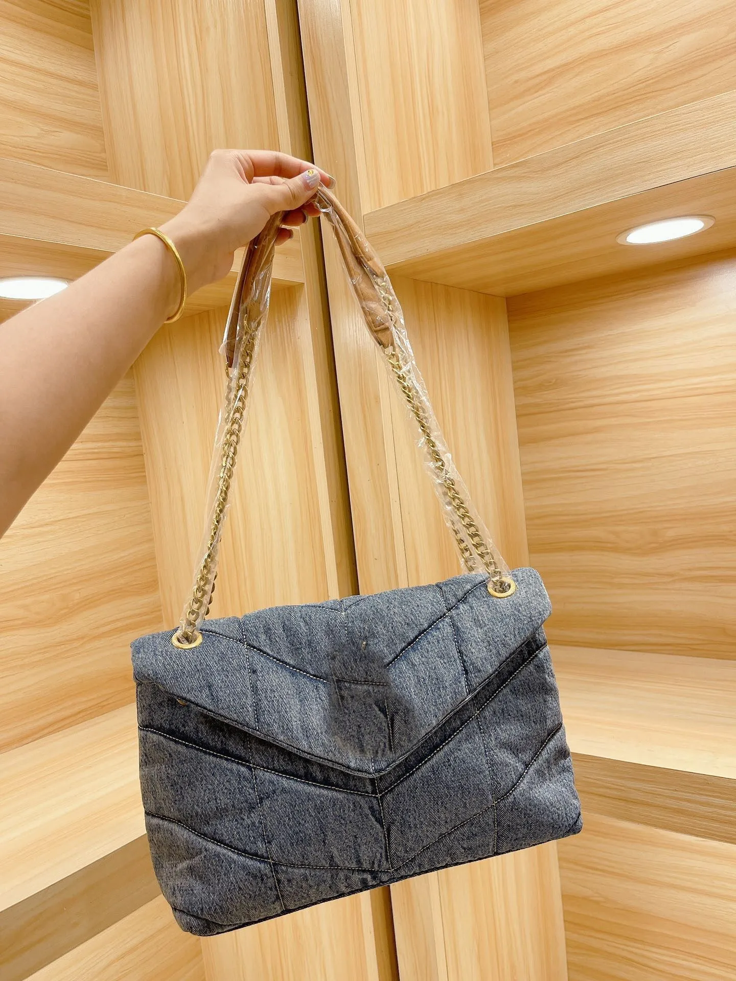 2021 Loulou Pufffer Denim Flap Bag Luxury Designer女性トートハンドバッグ財布曇りカウボーイショルダーバッグクロスボディクラッチゴールドチェーン財布fashionbag_s