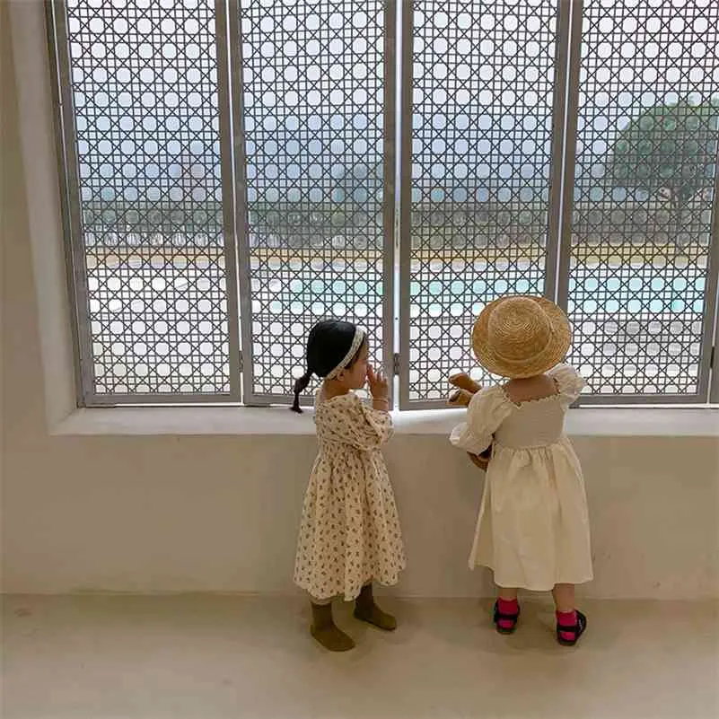 Kinder tragen neue Frühling 2021 koreanische Mädchen Blumen Hubble Blase Ärmel Kleid akzeptieren Taille Kleider 210331