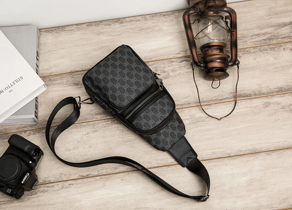 Moda unisex bel çantası lüks tasarımcı çapraz vücut çantaları kadın çanta yüksek kaliteli erkekler göğüs paketi siyah cüzdan çanta crossbody için erkek mektup yazdırma