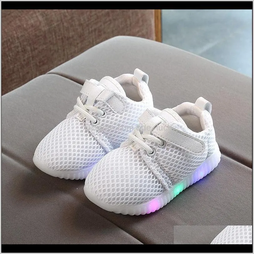 2020 Breathable Shoes for Kids Fashion Footwear for Boys and Girls Buckle Strap Luminous Sneakers Flat With Light Up Shoes