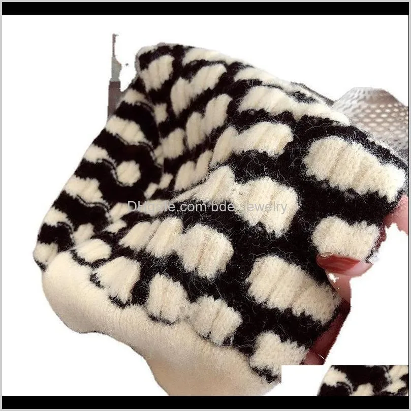 royalmaybe factory direct wholesale cross design wool lady scarf casual collocation knit warm contrast neck scarf