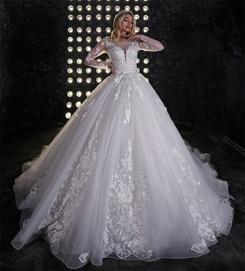 Długie rękawy Suknie ślubne Elegancka Koronkowa Aplikacja Linia Suknie ślubne Ruched Tulle Sweep Pociąg Princess Vestido de Noiva