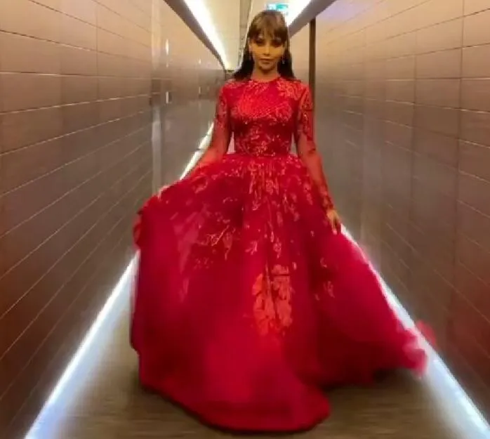 Sukienka wieczorowa Kobiety Balqeesfathi Yousef Aljasmi Zuhair Murad Ball Suknia Ball Red Long Dress Lace Appliques Myriam Fares Sheath Kim Kardashian Kylie Jenner