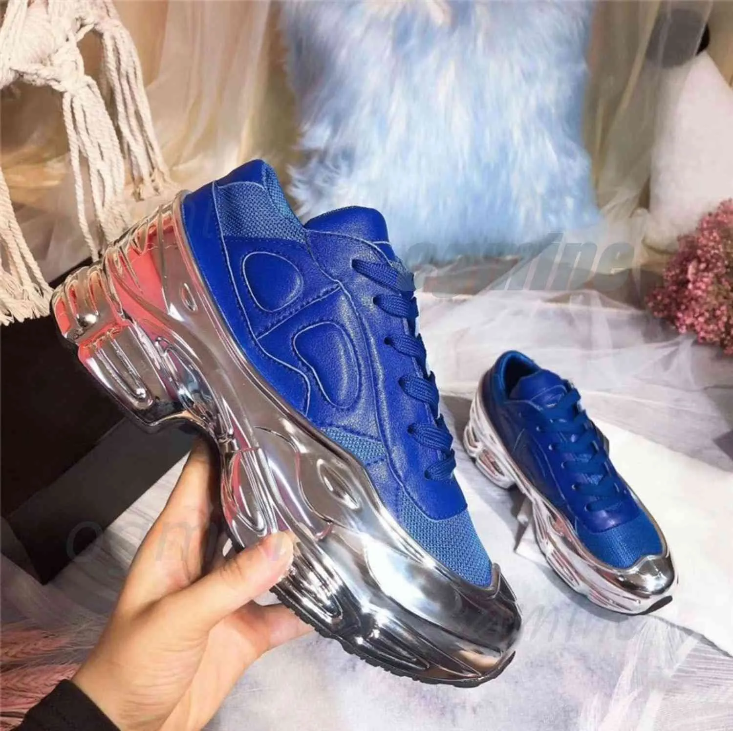 Sapatos de moda originais Raf Simons Ozweego III Esportes Homens Mulheres  Clunky Metálico Prata Tênis Dorky Sapatos Casuais Tamanho 3645 20214527996