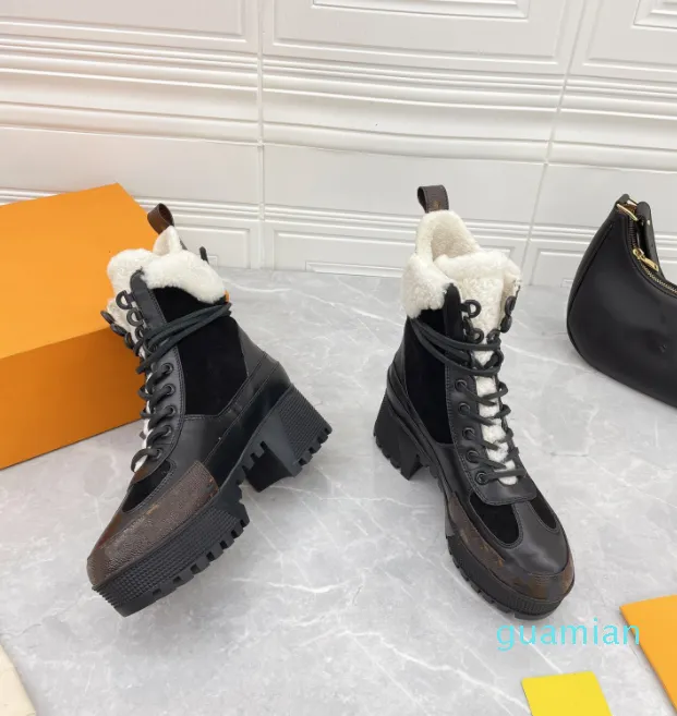 Stivali classici alla moda Autunno e inverno scarpe temperamento da donna con tacco spesso 100% pelle desert boot con lacci tacchi alti di alta qualità 0377