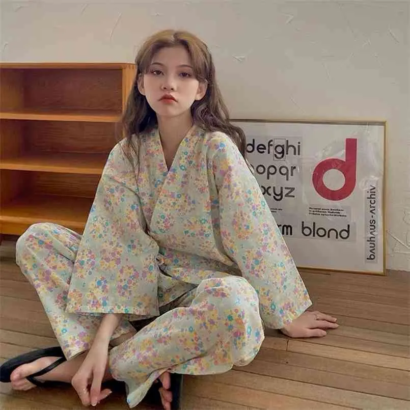 Kimono Women Sakura Camera Indossare Giapponese Kawaii Pigiama 2 pezzi Set Sleepwear Vintage Floral Pijama Harajuku Pigiama Loungewear 210809