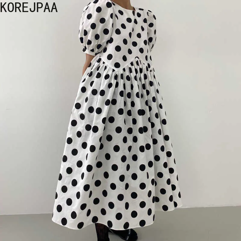 Korejpaa Kvinnor Klänning Sommar Koreansk Chic Retro Elegant Rund Neck Lossa Ruffled Back Hollow Puff Sleeve Polka Dot Vestidos 210526