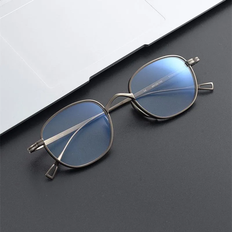 Occhiali da sole alla moda Montature per occhiali da lettura quadrati in titanio leggero Montatura da uomo Miopia Occhiali da vista ottici da donna Vintage Rim Eye