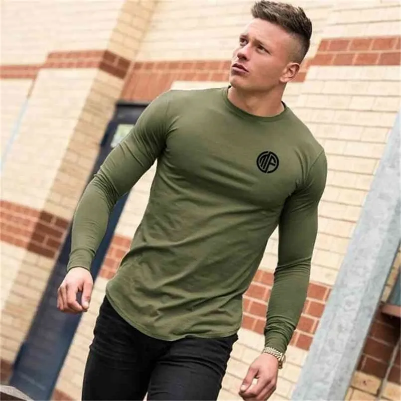 Rahat Katı Egzersiz Tee Üst Erkekler Pamuk Nefes Spor Uzun Kollu T-Shirt Bahar Moda Marka O-Boyun Slim Fit Tshirt 210716