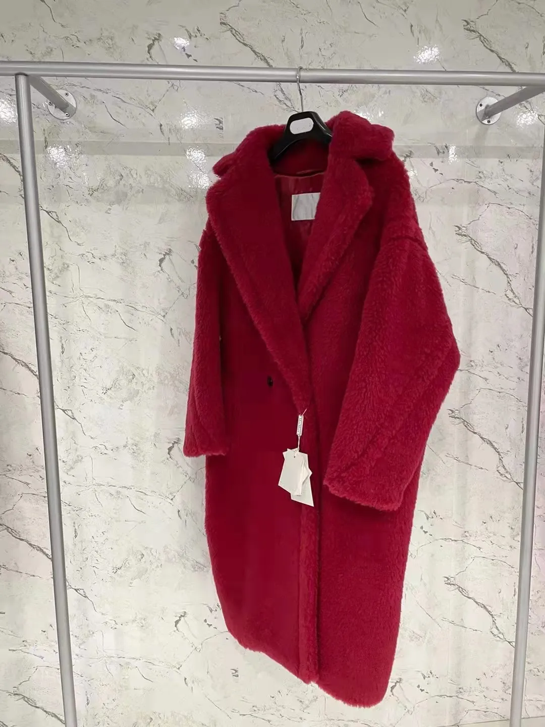 Capispalla rosso MM Teddy Bear Icona pelliccia Cappotti con collo a bavero cappotto più caldo con trama morbida realizzata con pellicce di lana vergine di alpaca e seta le donne tengono al caldo